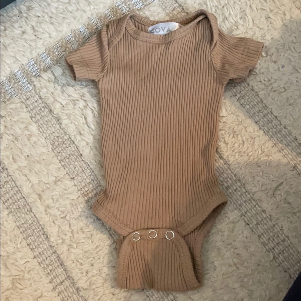 Ribbed short sleeved onesie - newborn
